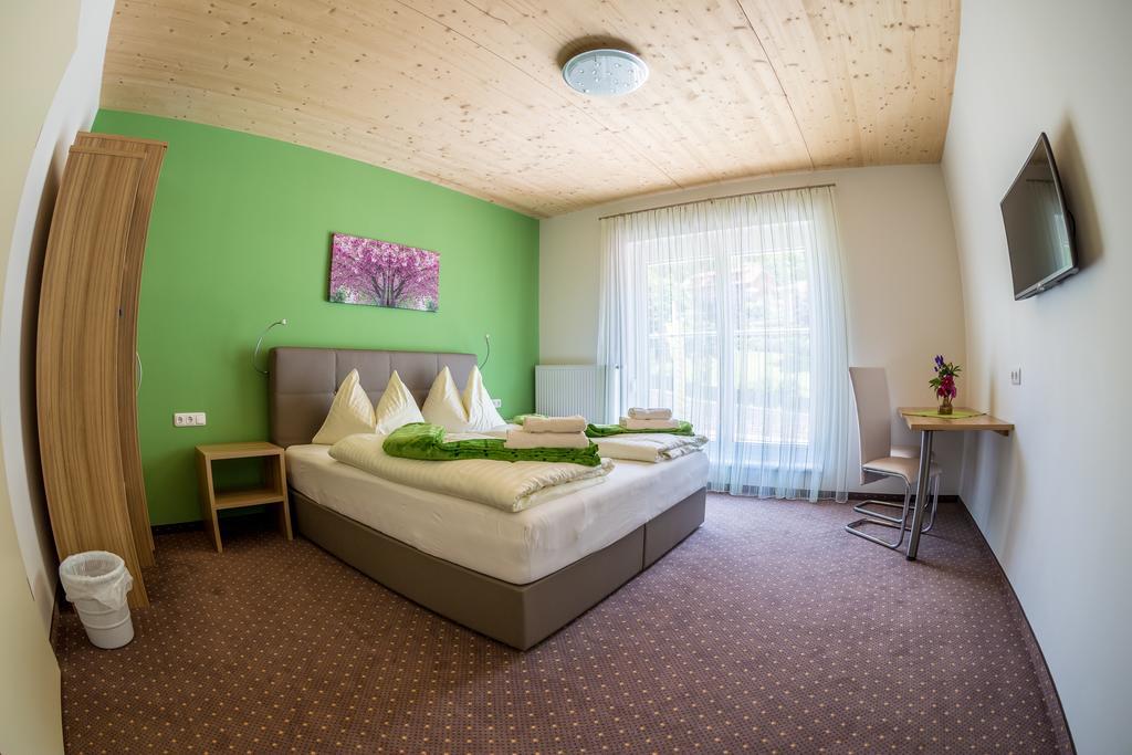 Gaestehaus Krappinger/Pizzeria Mamma Mia Ossiach Szoba fotó