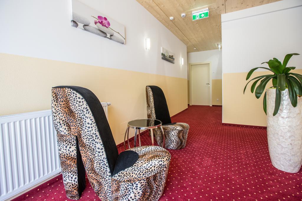 Gaestehaus Krappinger/Pizzeria Mamma Mia Ossiach Szoba fotó