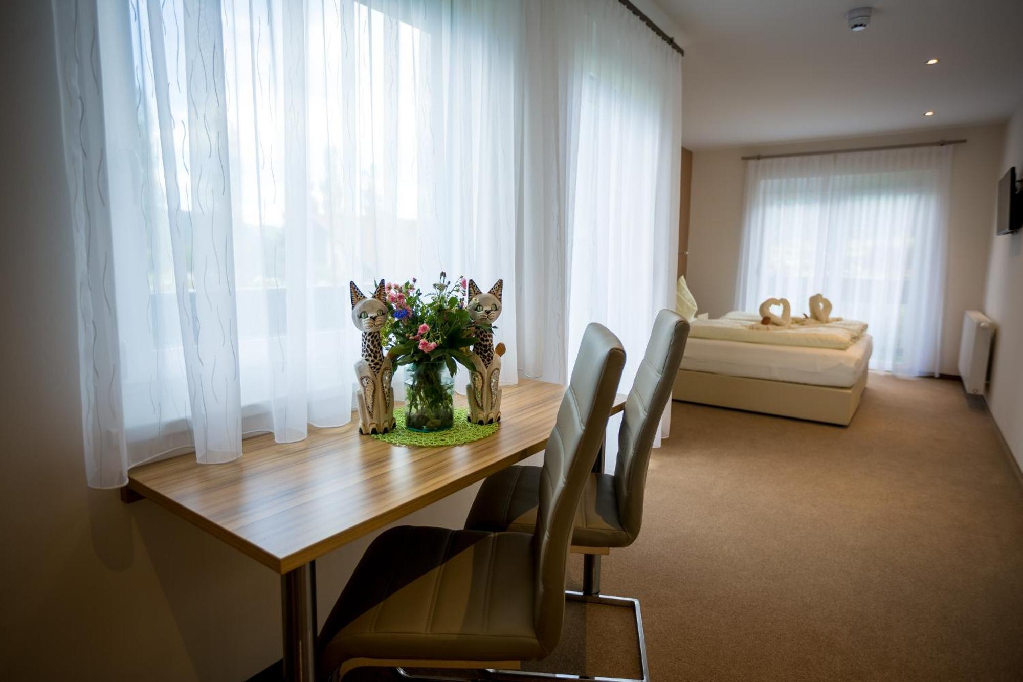 Gaestehaus Krappinger/Pizzeria Mamma Mia Ossiach Kültér fotó